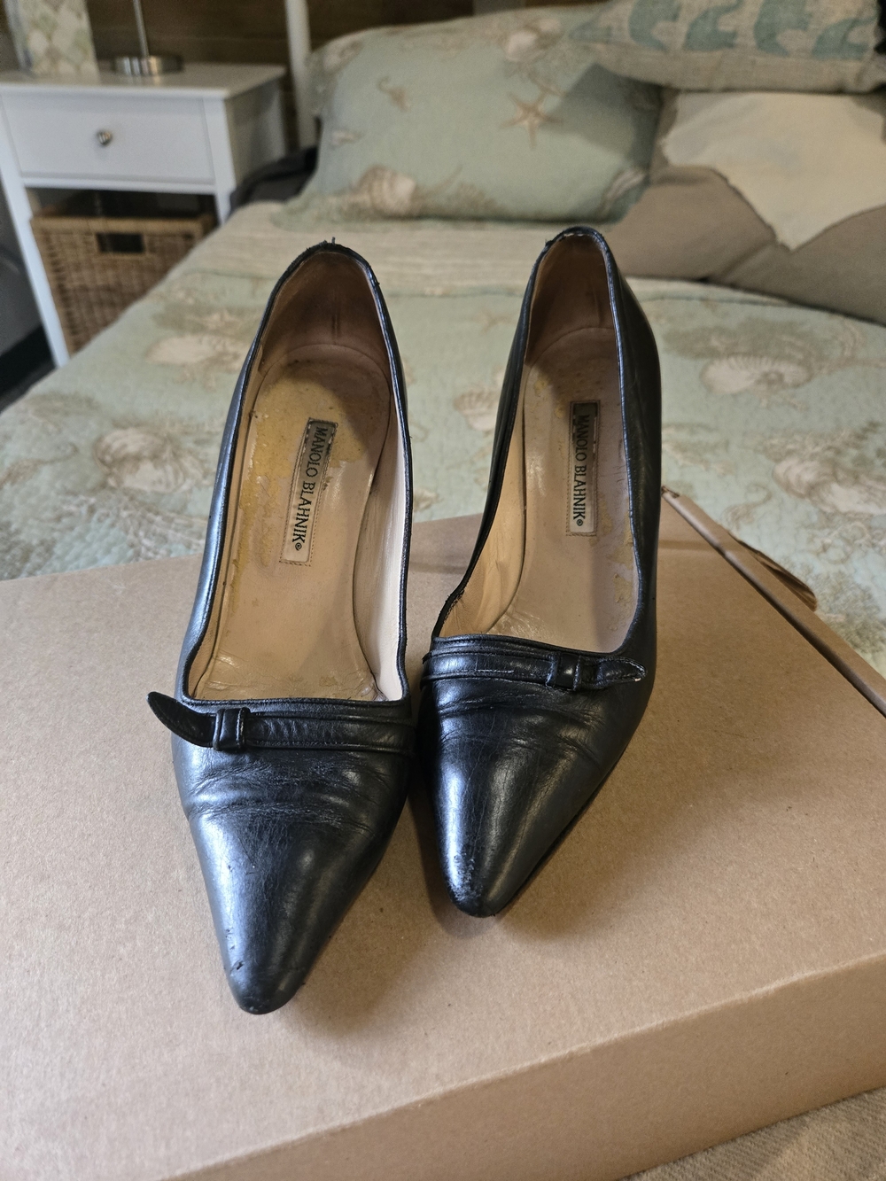 Vintage Manolo Blahnik Black Leather Pointed Toe Pumps